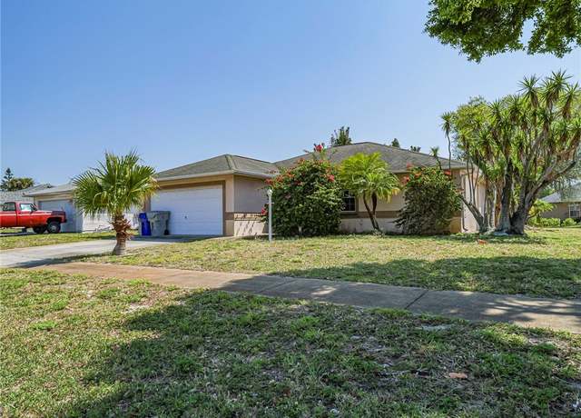 Property at 1136 9th Sq, Vero Beach, FL 32960, 3 beds, 2 baths