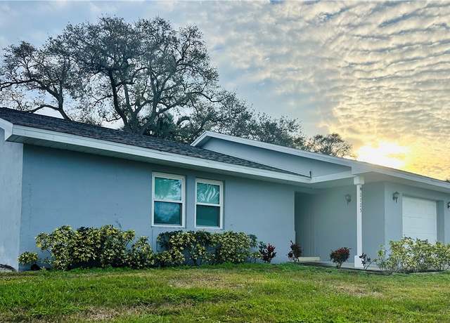 Property at 2725 1st Ln, Vero Beach, FL 32968, 3 beds, 2 baths