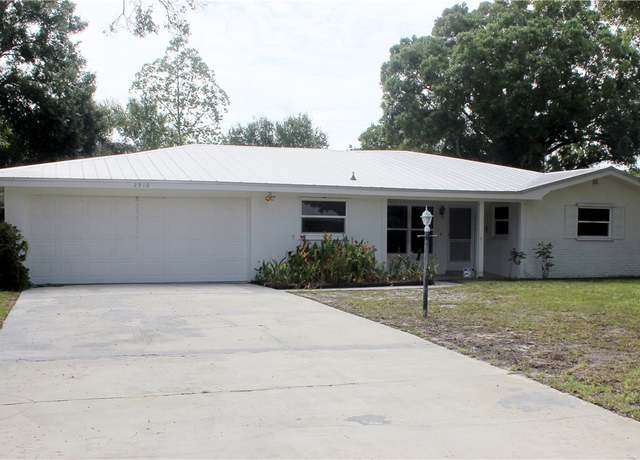 Property at 2910 59th Ave, Vero Beach, FL 32966, 3 beds, 3 baths