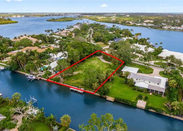 Property at 524 Bay Dr, Vero Beach, FL 32963, 4 beds, 4.5 baths