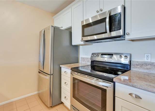 Property at 31 Plantation Dr #202, Vero Beach, FL 32966, 2 beds, 2 baths