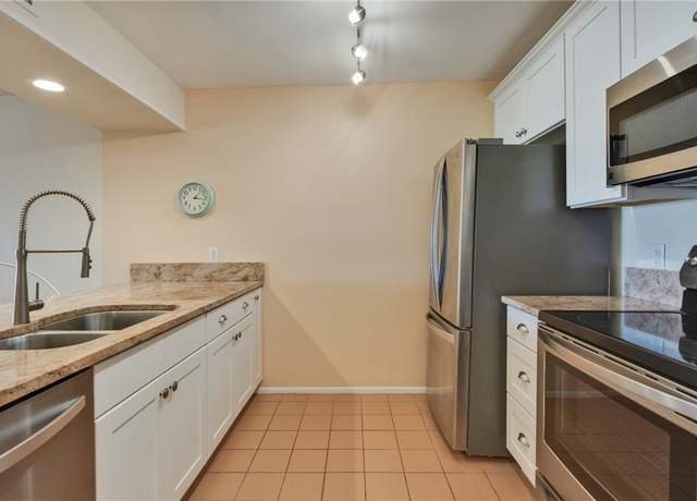 Property at 31 Plantation Dr #202, Vero Beach, FL 32966, 2 beds, 2 baths