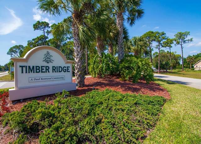 Property at 636 Centre Ct SW #102, Vero Beach, FL 32962, 3 beds, 2 baths