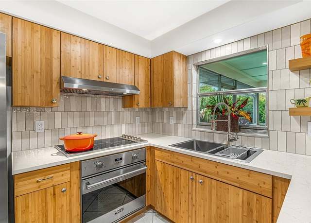 Property at 850 Gilbert St, Sebastian, FL 32958, 5 beds, 3 baths