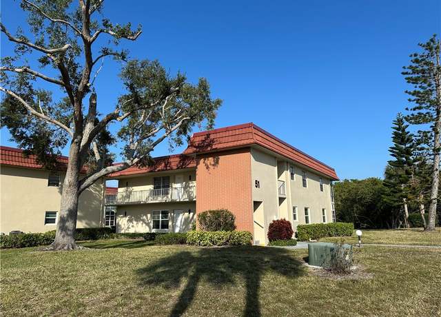 Property at 51 Woodland Dr #102, Vero Beach, FL 32962, 2 beds, 2 baths