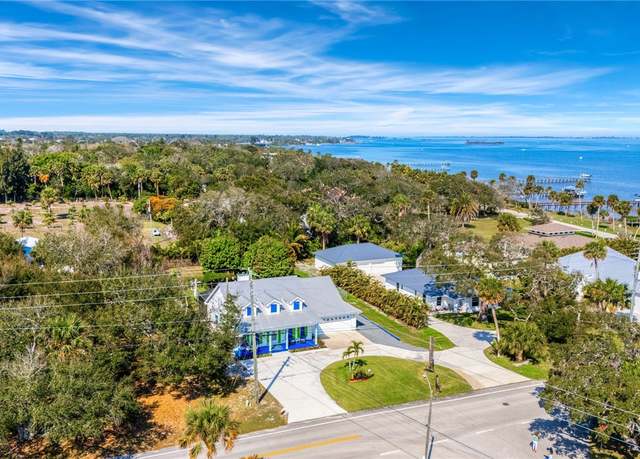 Property at 7710 Roseland Rd, Sebastian, FL 32958, 3 beds, 2.5 baths