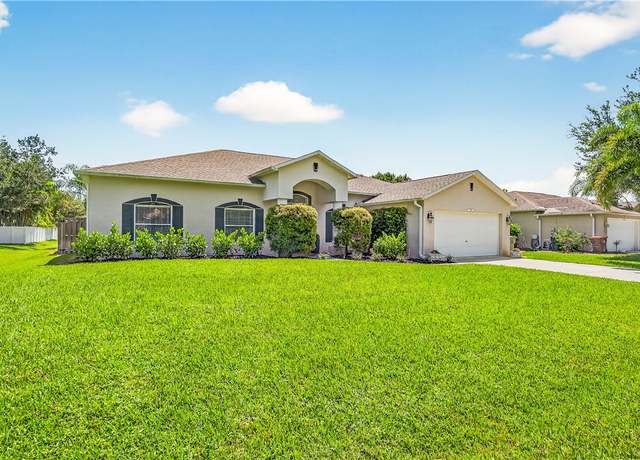Property at 746 46th Sq, Vero Beach, FL 32968, 3 beds, 2 baths