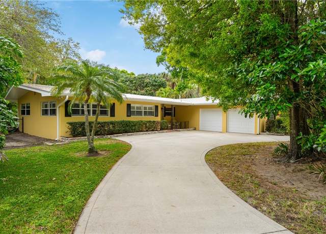 Property at 645 Royal Palm Pl, Vero Beach, FL 32960, 3 beds, 2 baths