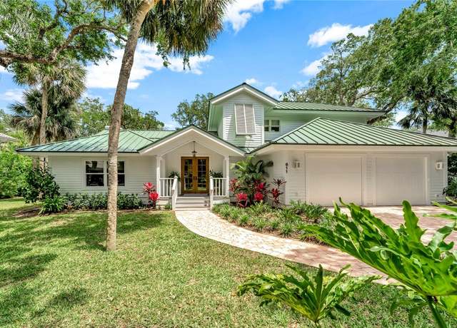 Property at 611 Tomahawk Trl, Vero Beach, FL 32963, 3 beds, 3.5 baths