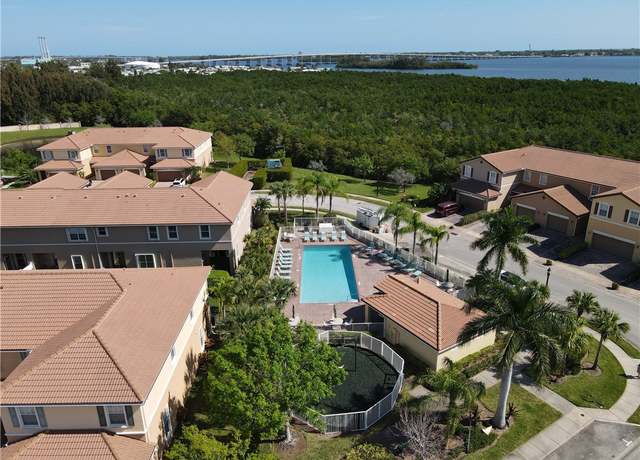 Property at 351 Monaco Pl, Vero Beach, FL 32960, 2 beds, 2 baths