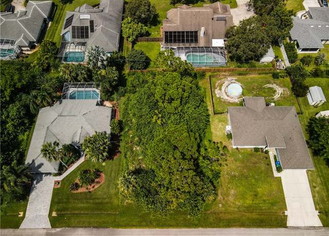 Property at 949 Greenbrier Ave, Sebastian, FL 32958