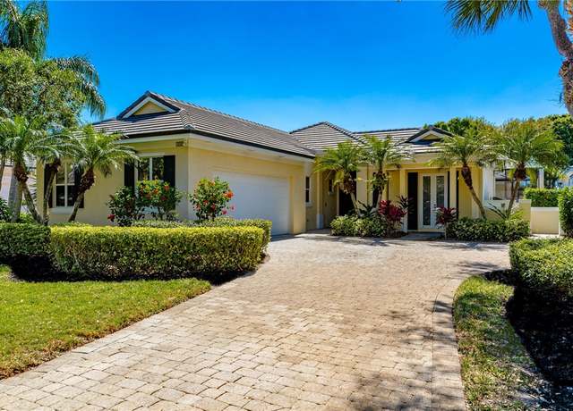 Property at 150 Lakeview Way, Vero Beach, FL 32963, 3 beds, 4.5 baths