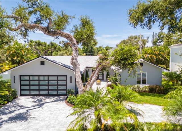 Property at 661 Date Palm Rd, Vero Beach, FL 32963, 4 beds, 2.5 baths