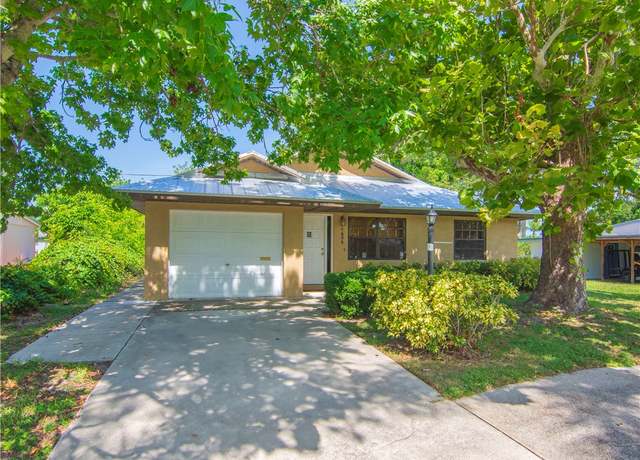 Property at 1626 4th Ct, Vero Beach, FL 32960, 2 beds, 2 baths