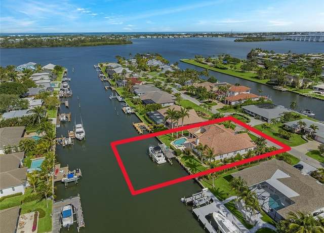 Property at 18 Sailfish Rd, Vero Beach, FL 32960, 4 beds, 4.5 baths