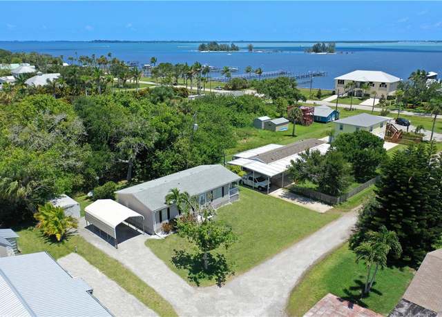 Property at 7490 133rd Pl, Sebastian, FL 32958, 2 beds, 2 baths