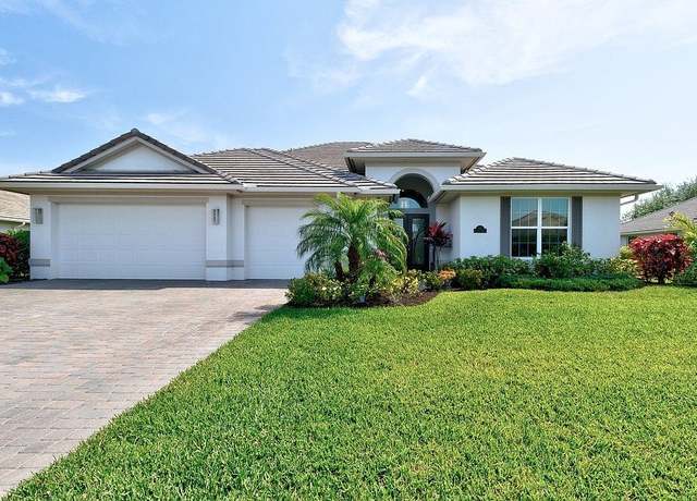 Property at 560 Caroline Dr, Vero Beach, FL 32968, 3 beds, 2.5 baths