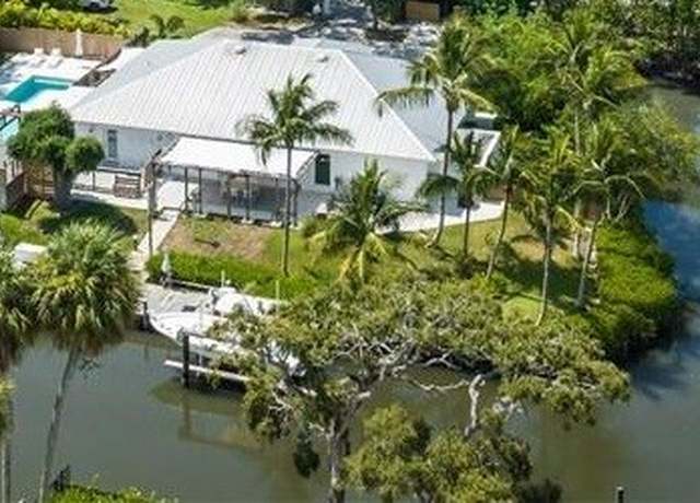Property at 649 E Causeway Blvd, Vero Beach, FL 32963, 2 beds, 3 baths