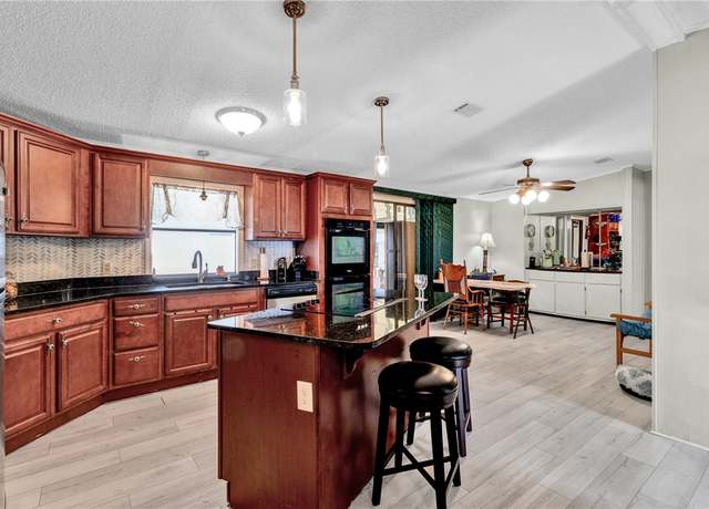 Property at 729 Gladiolus Dr, Sebastian, FL 32976, 2 beds, 2 baths