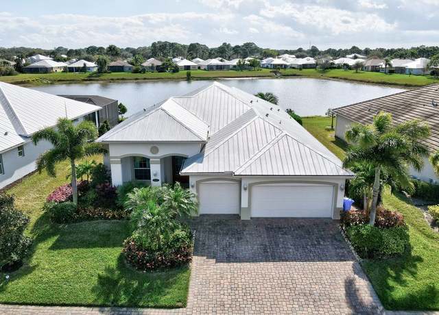 Property at 1091 2nd Mnr SW, Vero Beach, FL 32962, 3 beds, 3 baths