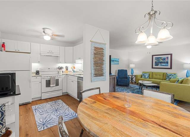 Property at 39 Vista Gardens Trl #102, Vero Beach, FL 32962, 2 beds, 2 baths