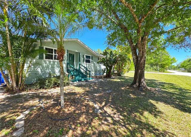 Property at 10320 92nd St, Vero Beach, FL 32967, 4 beds, 2 baths