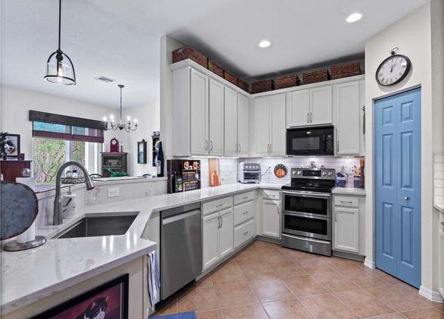 Property at 1140 Cheval Dr, Vero Beach, FL 32960, 2 beds, 2.5 baths