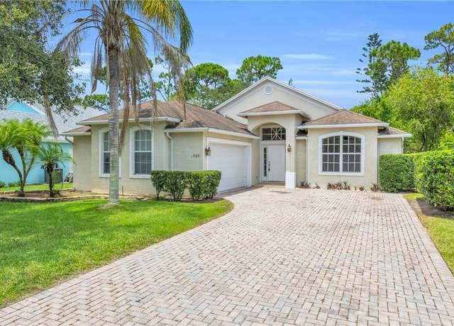 Property at 1595 16th Ct SW, Vero Beach, FL 32962, 3 beds, 2 baths