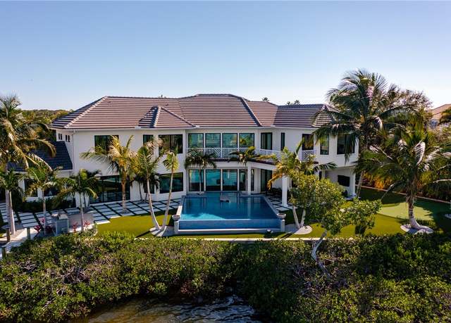 Property at 225 Osprey Ct, Vero Beach, FL 32963, 5 beds, 6.5 baths