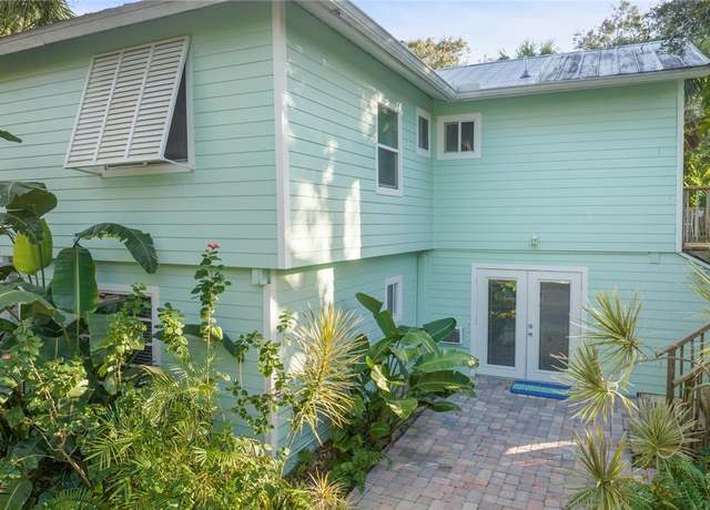 Property at 1951 W Sand Dollar Ln, Vero Beach, FL 32963, 4 beds, 3 baths