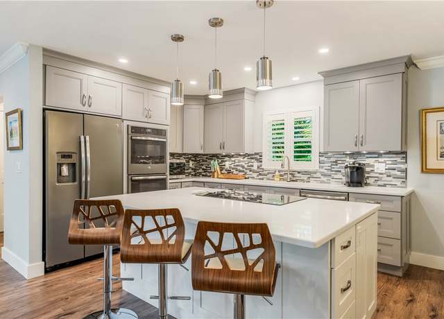 Property at 907 Tropic Dr, Vero Beach, FL 32963, 3 beds, 2 baths