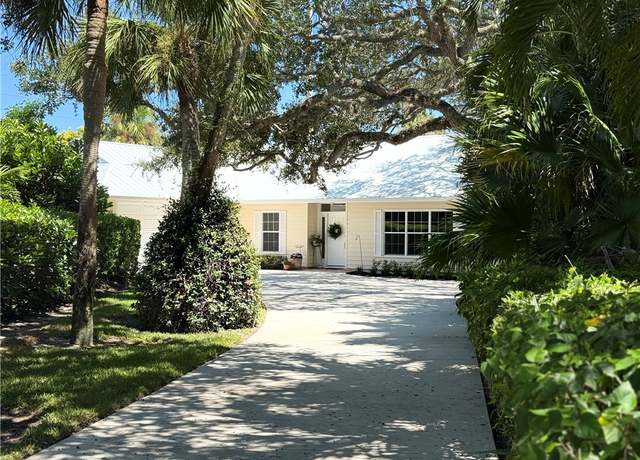 Property at 910 Windsong Way, Vero Beach, FL 32963, 3 beds, 2 baths