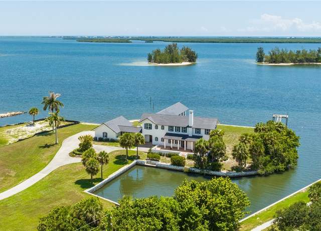Property at 6688 110th St, Sebastian, FL 32958, 3 beds, 3.5 baths