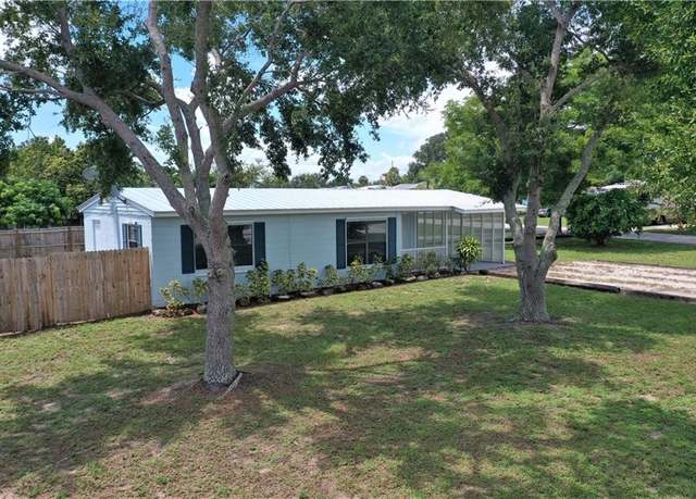 Property at 110 6th Ct SW, Vero Beach, FL 32962, 2 beds, 1 bath