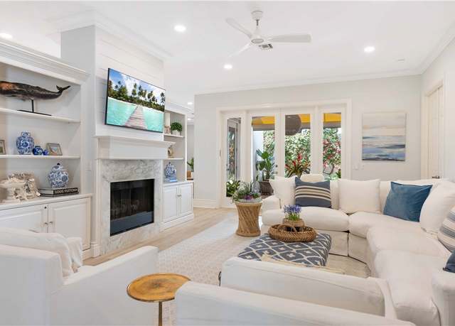 Property at 8427 Sabal Palm Ct, Vero Beach, FL 32963, 3 beds, 2.5 baths