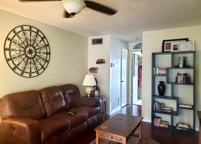 Property at 104 Royal Oak Dr #205, Vero Beach, FL 32962, 1 bed, 1.5 baths