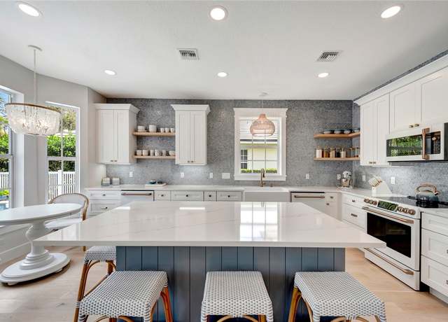 Property at 1142 Governors Way, Vero Beach, FL 32963, 3 beds, 2.5 baths