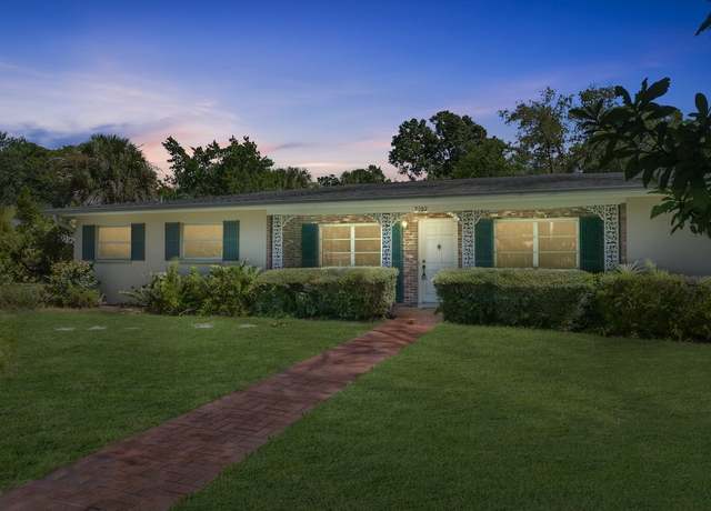 Property at 2102 Victory Blvd, Vero Beach, FL 32960, 3 beds, 2 baths