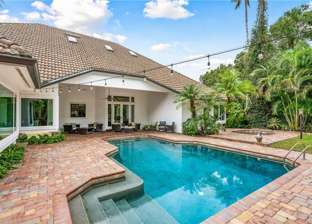 Property at 5500 Bent Pine Dr, Vero Beach, FL 32967, 5 beds, 5 baths