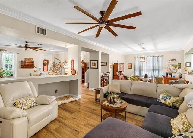 Property at 7720 15th Ln, Vero Beach, FL 32966, 3 beds, 2.5 baths