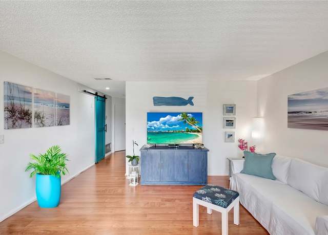 Property at 58 Woodland Dr #202, Vero Beach, FL 32962, 2 beds, 2 baths
