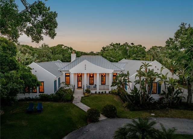 Property at 4600 2nd St, Vero Beach, FL 32968, 2 beds, 2.5 baths