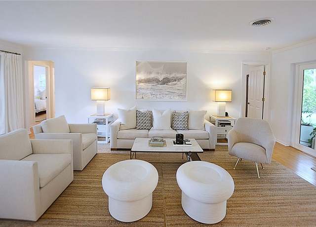 Property at 727 Fiddlewood Rd, Vero Beach, FL 32963, 2 beds, 2 baths