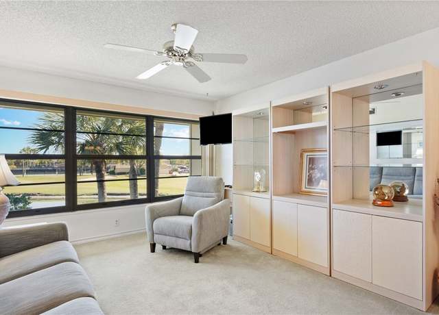Property at 3 Plantation Dr #202, Vero Beach, FL 32966, 1 bed, 1 bath