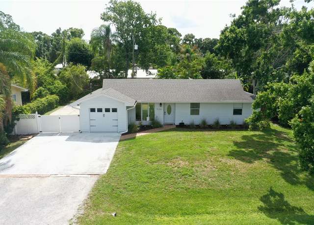 Property at 726 41st Ave, Vero Beach, FL 32968, 3 beds, 2 baths