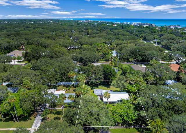 Property at 655 Acacia Rd, Vero Beach, FL 32963, 2 beds, 2 baths