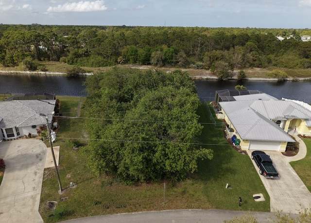 Property at 189 Day Dr, Sebastian, FL 32958