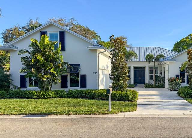 Property at 233 Oak Hammock Cir SW, Vero Beach, FL 32962, 3 beds, 3.5 baths