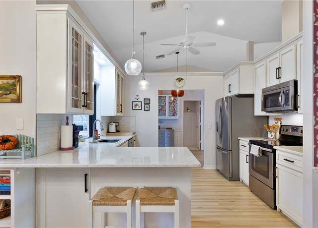 Property at 605 Fox Run SW, Vero Beach, FL 32962, 2 beds, 2 baths