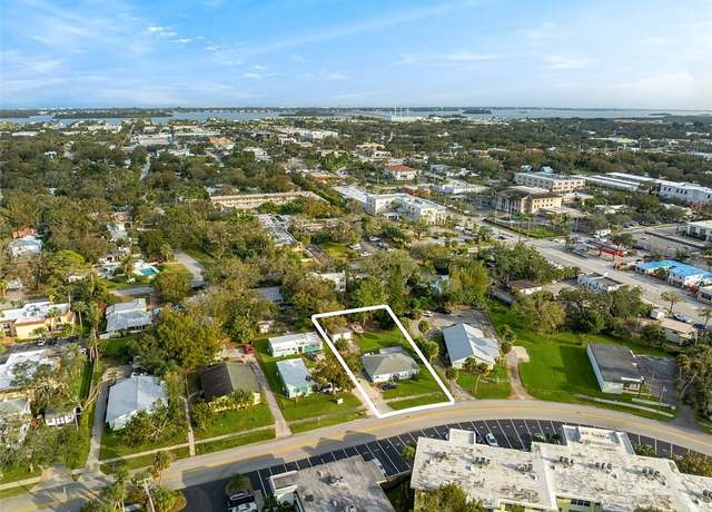 Property at 2194 Ponce De Leon Cir, Vero Beach, FL 32960, 4 beds, 2 baths